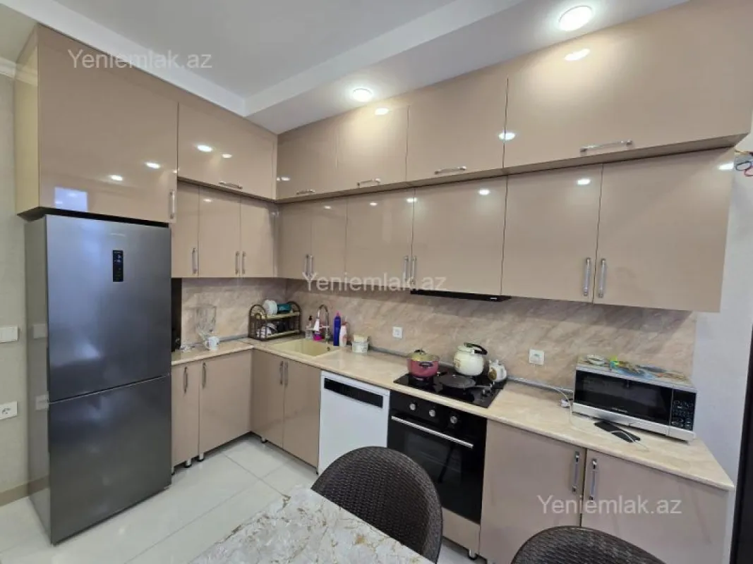 Satılır 2 otaqlı yeni tikili 82.5 m²