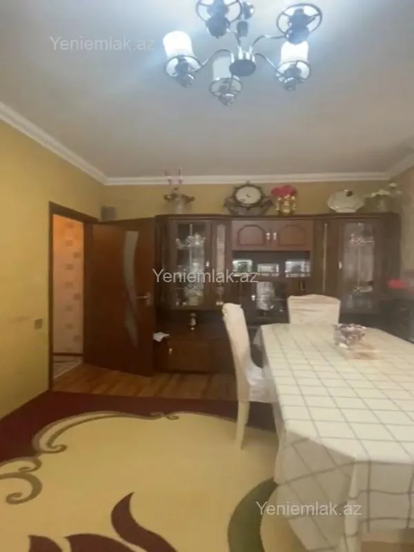 Satılır 2 otaqlı köhnə tikili 60 m²