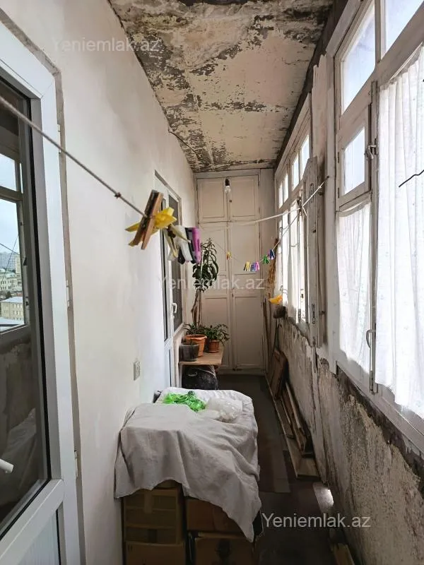 Satılır 4 otaqlı köhnə tikili 95 m²