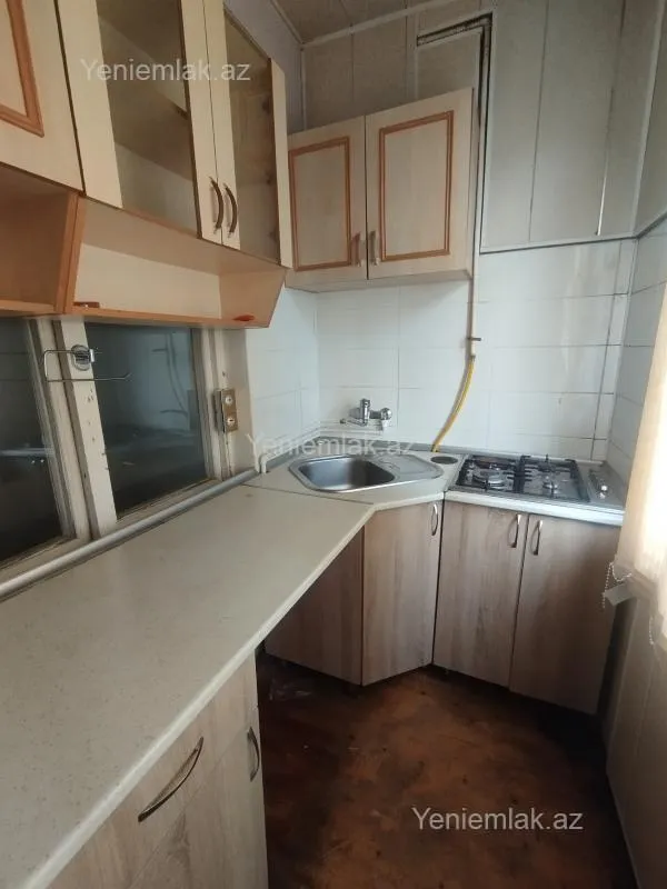 Satılır 2 otaqlı köhnə tikili 45 m²