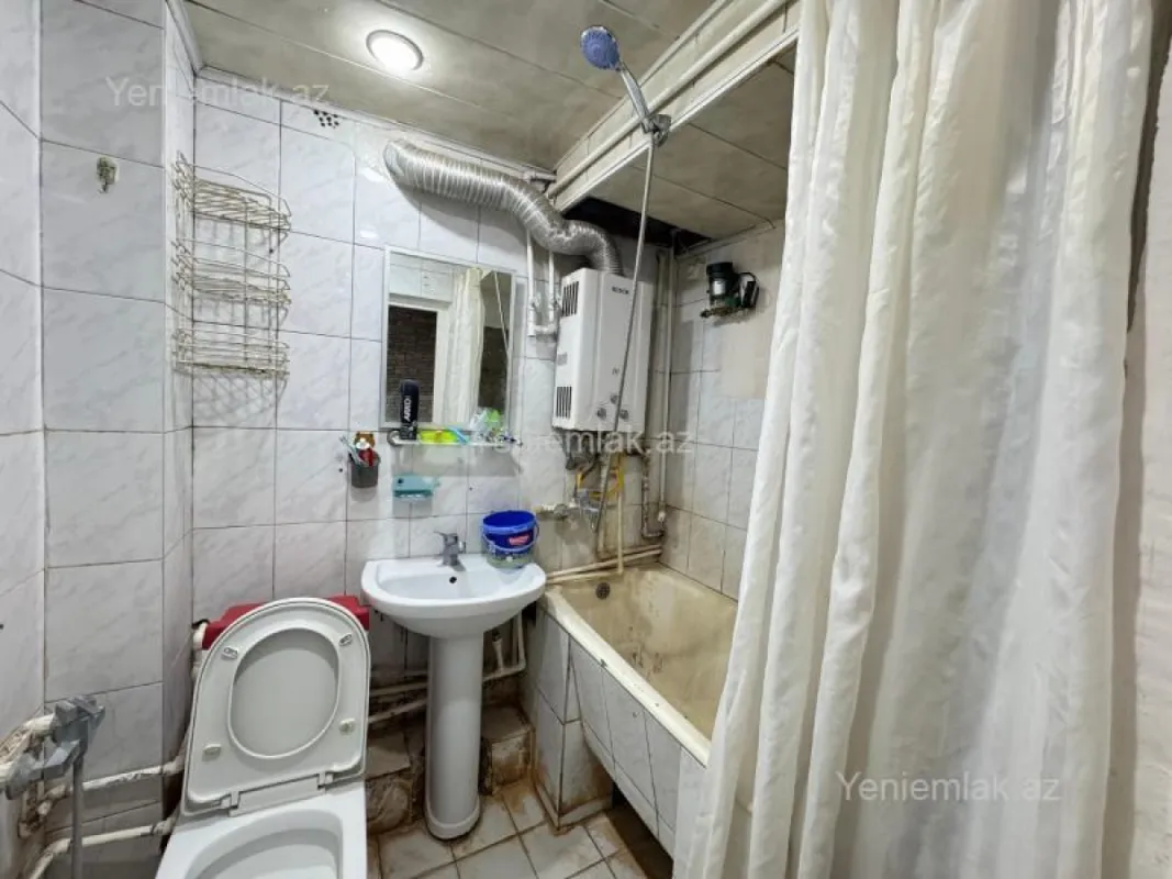 Satılır 2 otaqlı köhnə tikili 55 m²