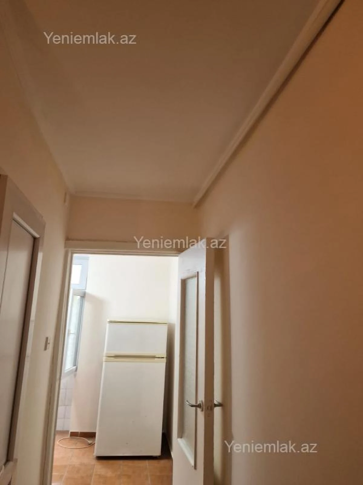 Satılır 1 otaqlı köhnə tikili 32 m²