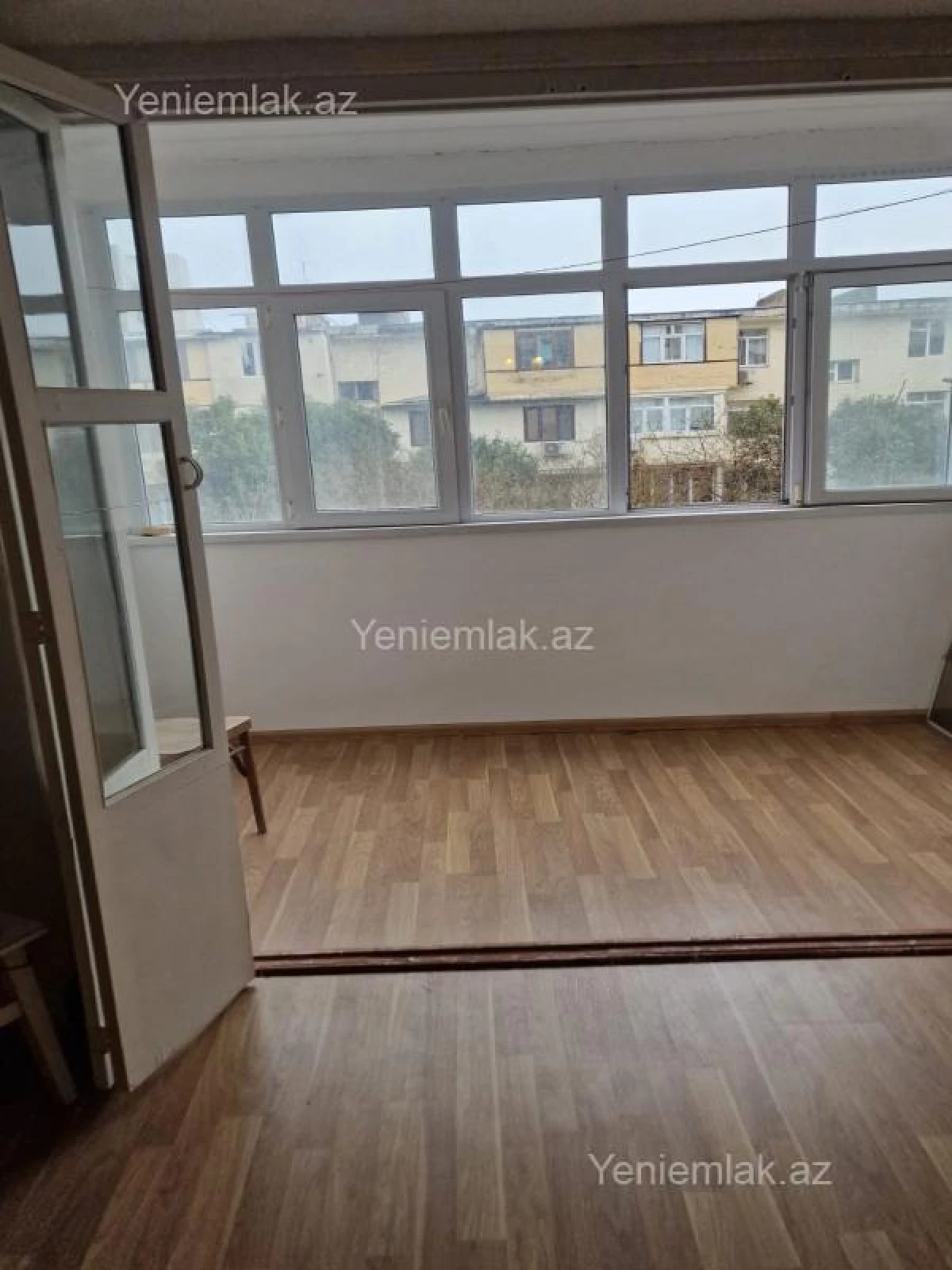 Satılır 1 otaqlı köhnə tikili 32 m²