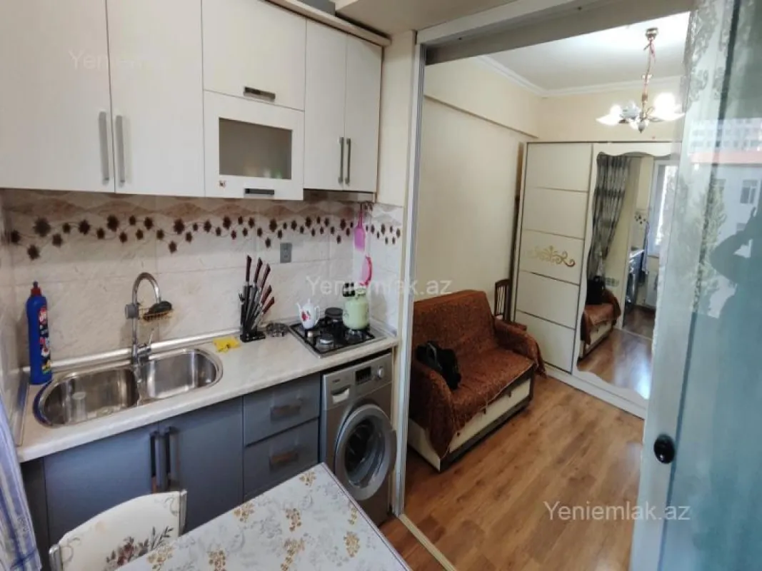 Satılır 1 otaqlı köhnə tikili 32 m²