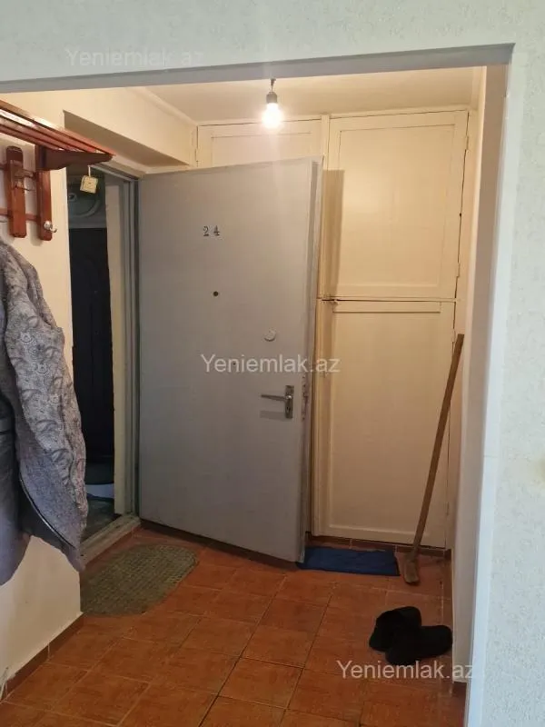 Satılır 1 otaqlı köhnə tikili 32 m²