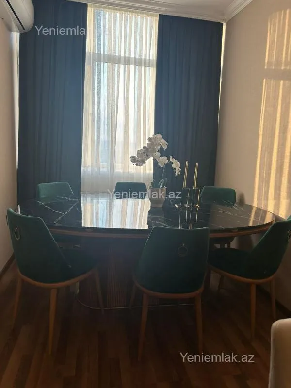 Satılır 2 otaqlı yeni tikili 70 m²