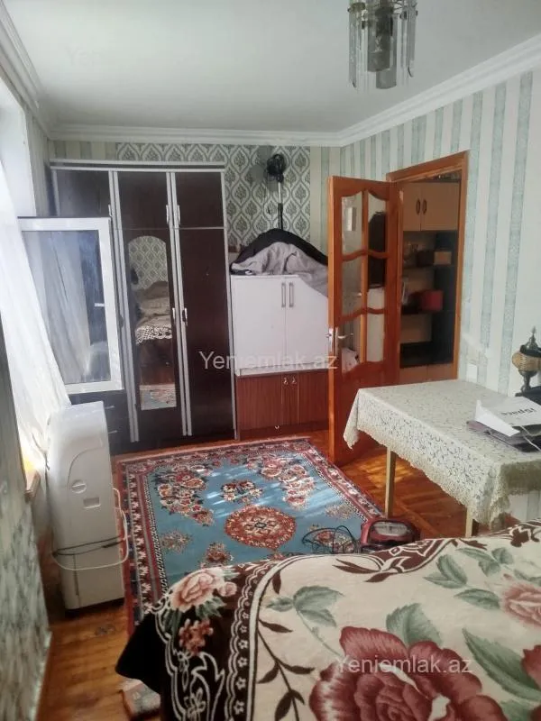 Satılır 2 otaqlı köhnə tikili 50 m²
