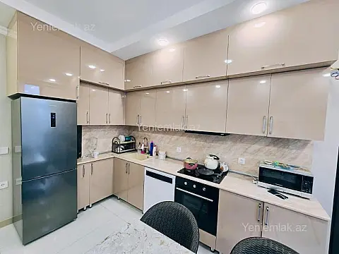 Satılır 2 otaqlı yeni tikili 82.5 m²