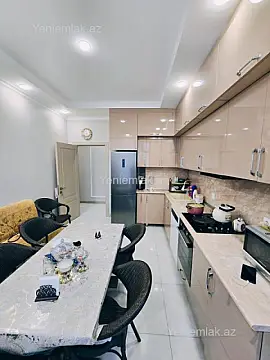 Satılır 2 otaqlı yeni tikili 82.5 m²
