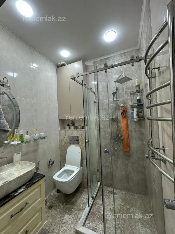 Satılır 2 otaqlı yeni tikili 60 m²