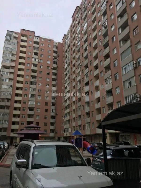 Satılır 3 otaqlı yeni tikili 145 m²