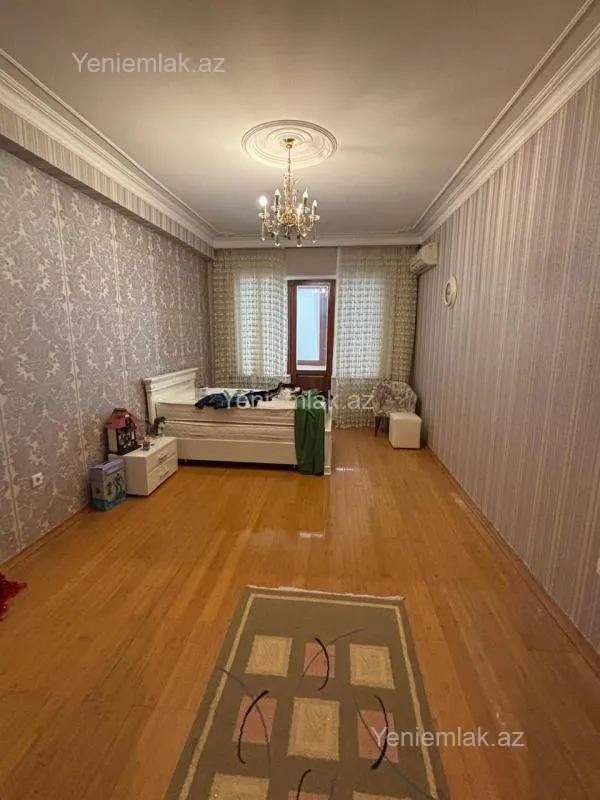 Satılır 4 otaqlı yeni tikili 250 m²