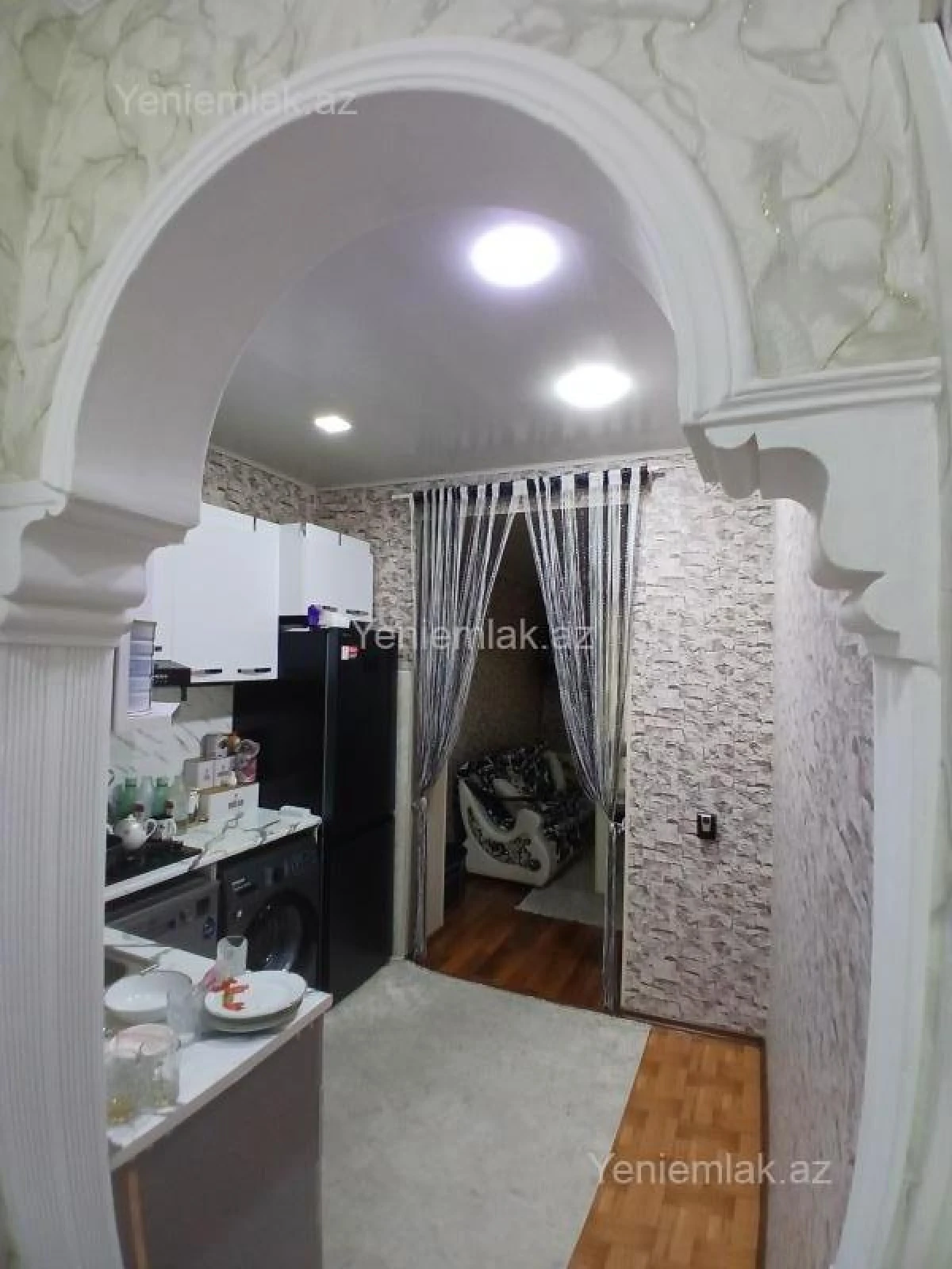 Satılır 4 otaqlı köhnə tikili 70 m²