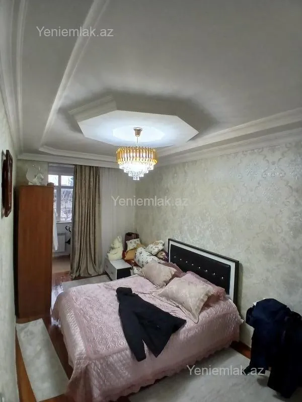 Satılır 4 otaqlı köhnə tikili 70 m²