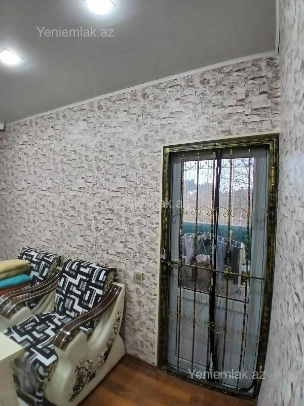 Satılır 4 otaqlı köhnə tikili 70 m²