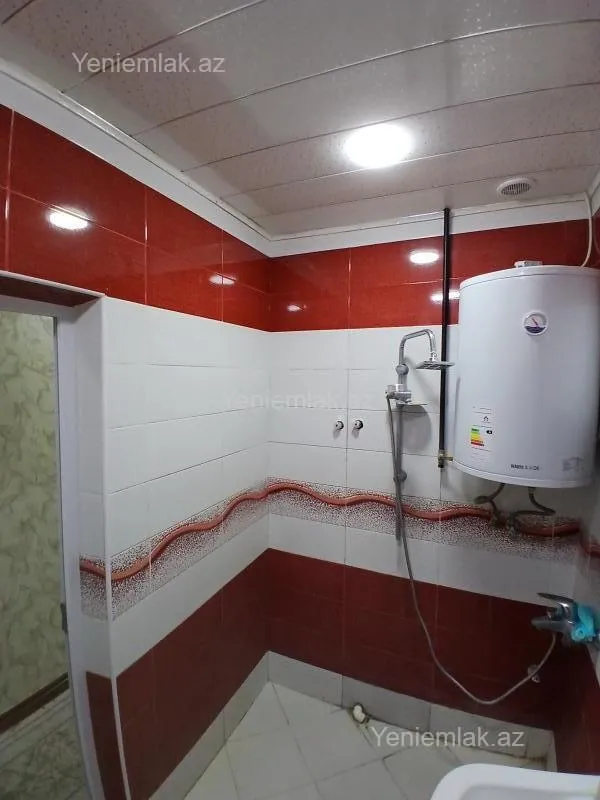 Satılır 4 otaqlı köhnə tikili 70 m²