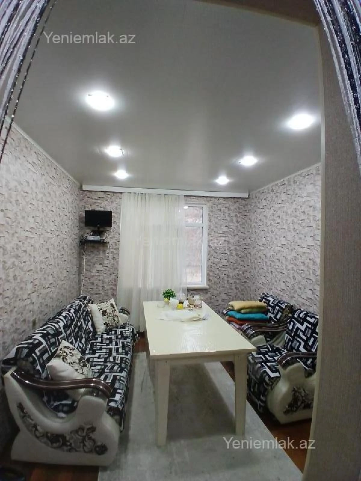 Satılır 4 otaqlı köhnə tikili 70 m²