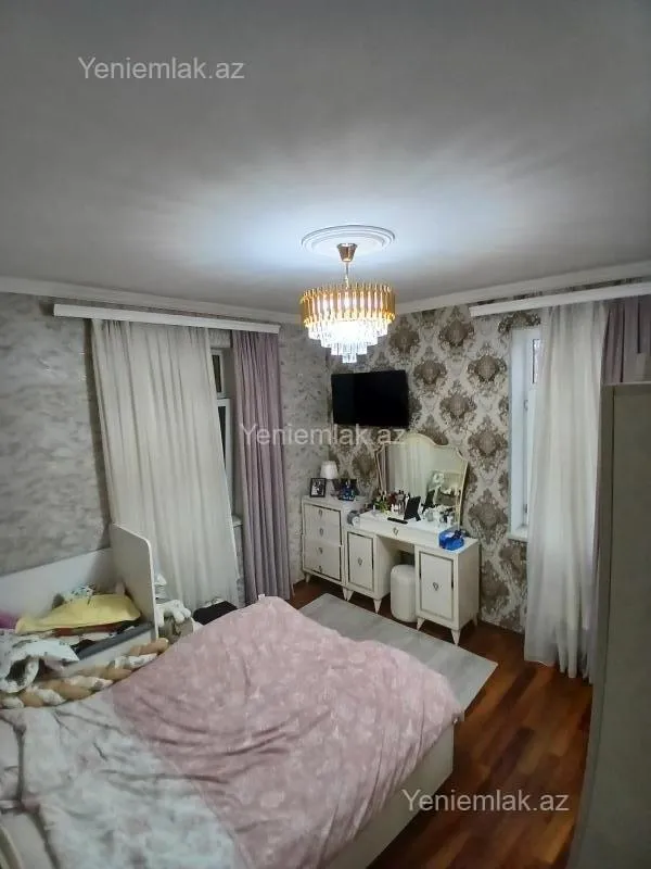 Satılır 4 otaqlı köhnə tikili 70 m²