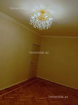 Satılır 2 otaqlı köhnə tikili 75 m²