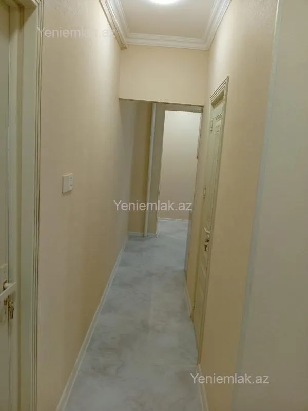 Satılır 2 otaqlı köhnə tikili 75 m²