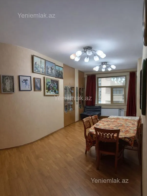 Satılır 4 otaqlı yeni tikili 155 m²