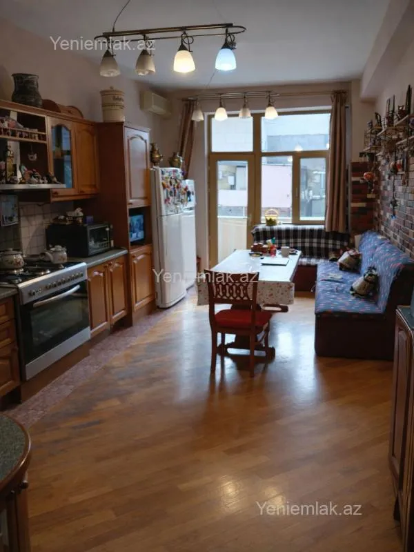 Satılır 4 otaqlı yeni tikili 155 m²