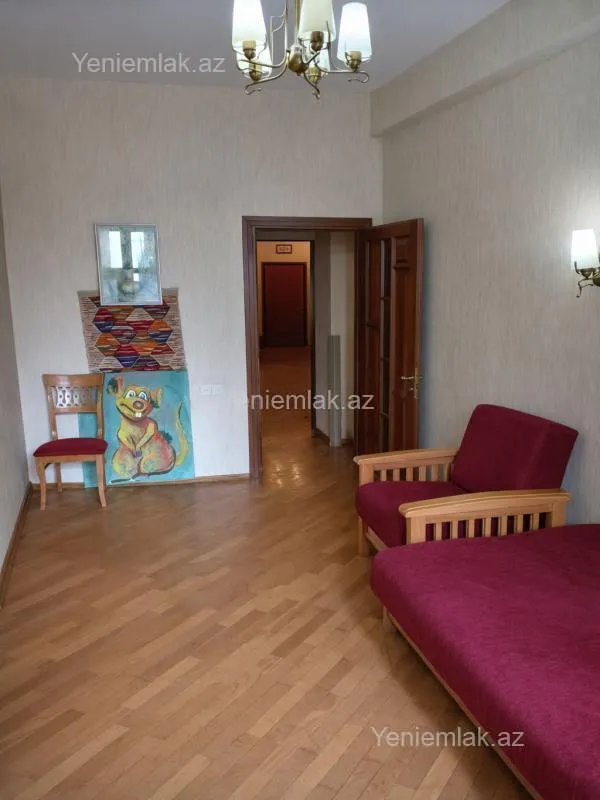 Satılır 4 otaqlı yeni tikili 155 m²