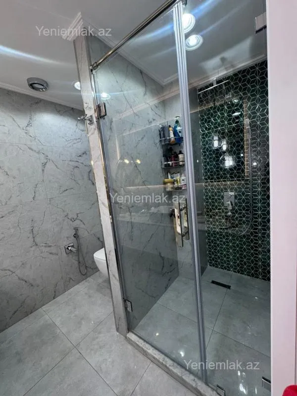 Satılır 3 otaqlı yeni tikili 120 m²