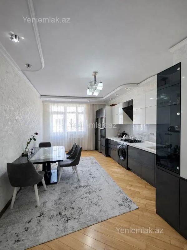 Satılır 3 otaqlı yeni tikili 140 m²