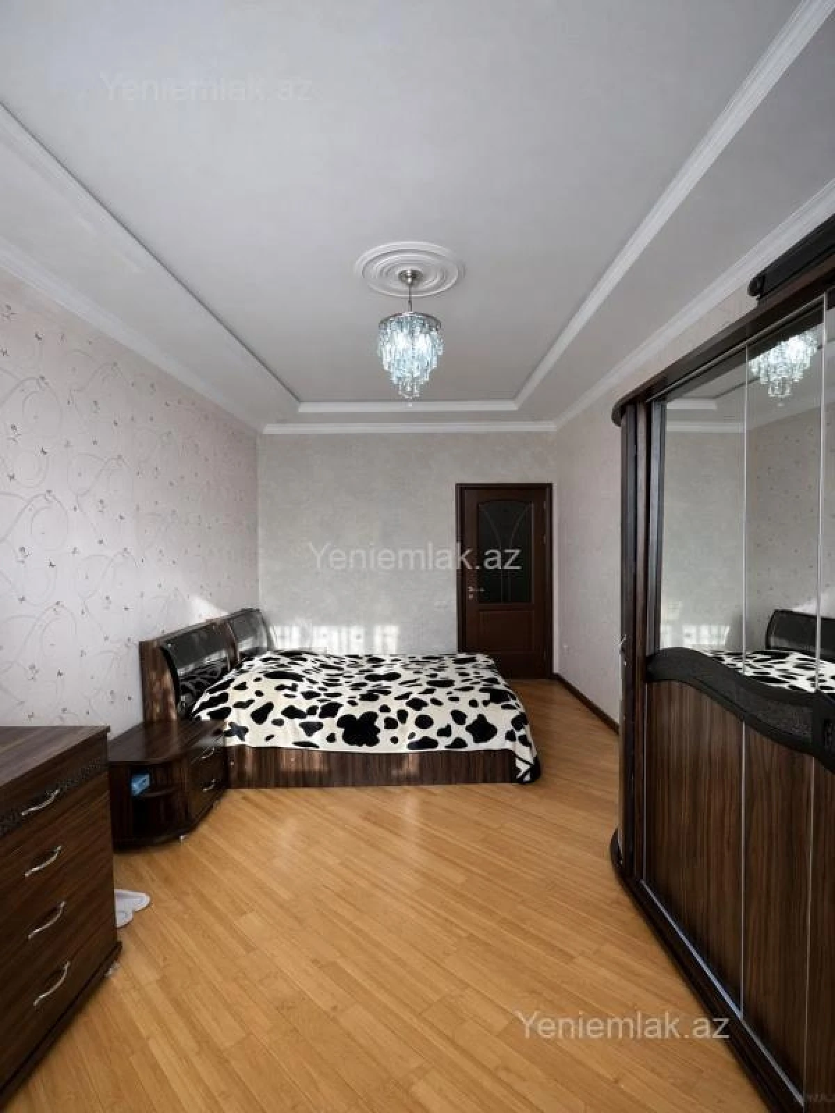 Satılır 3 otaqlı yeni tikili 140 m²