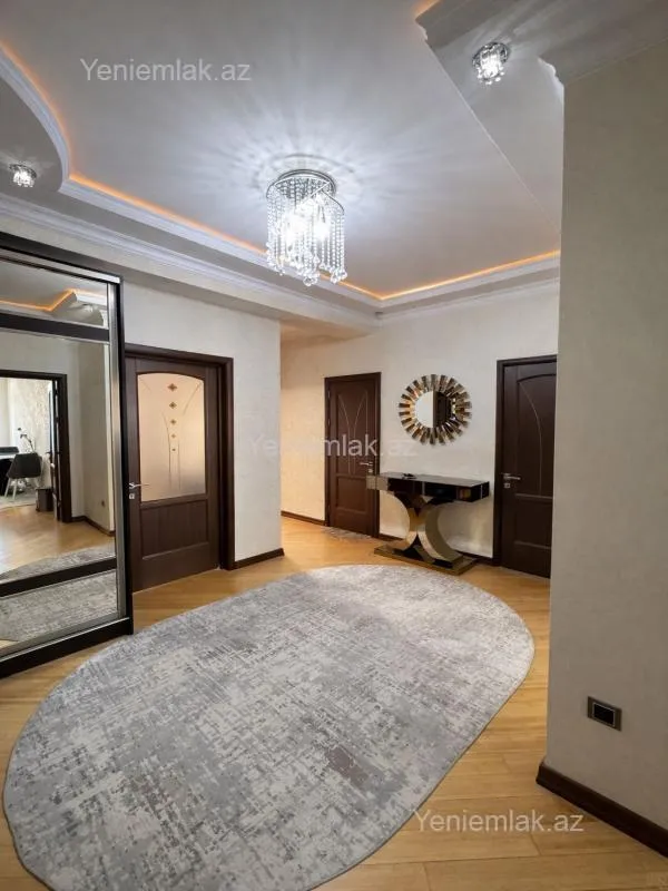 Satılır 3 otaqlı yeni tikili 140 m²