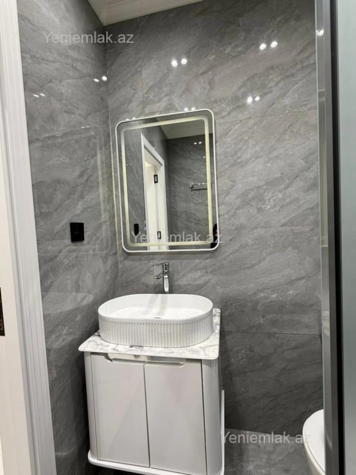 Satılır 2 otaqlı köhnə tikili 65 m²