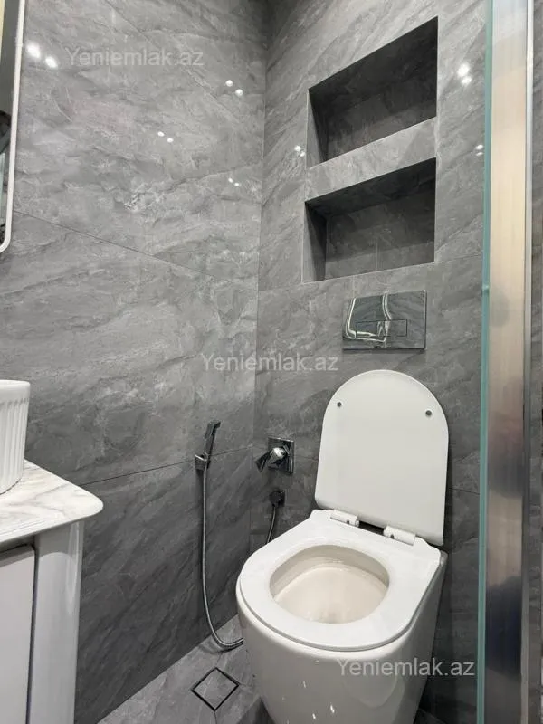 Satılır 2 otaqlı köhnə tikili 65 m²