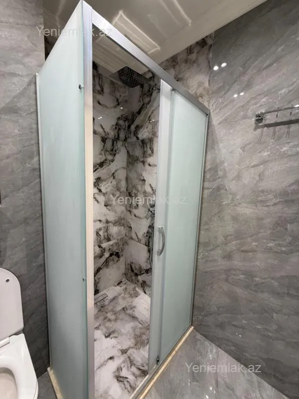 Satılır 2 otaqlı köhnə tikili 65 m²