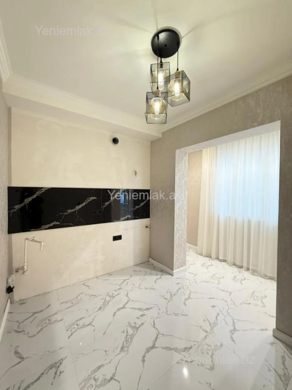 Satılır 2 otaqlı köhnə tikili 65 m²