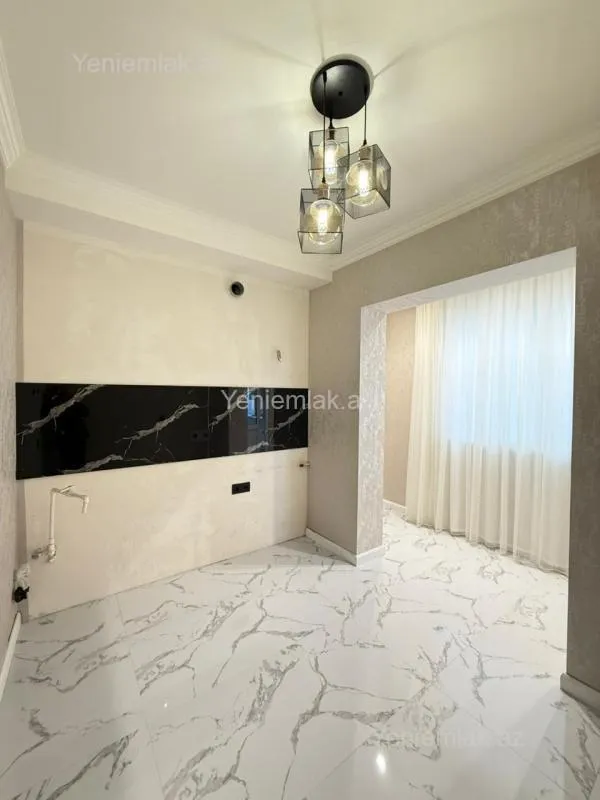 Satılır 2 otaqlı köhnə tikili 65 m²