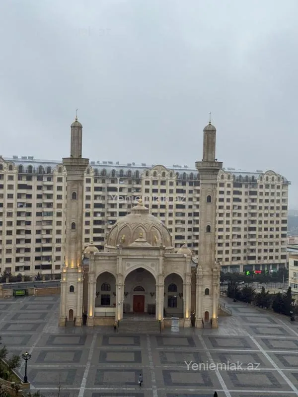 Satılır 2 otaqlı köhnə tikili 65 m²