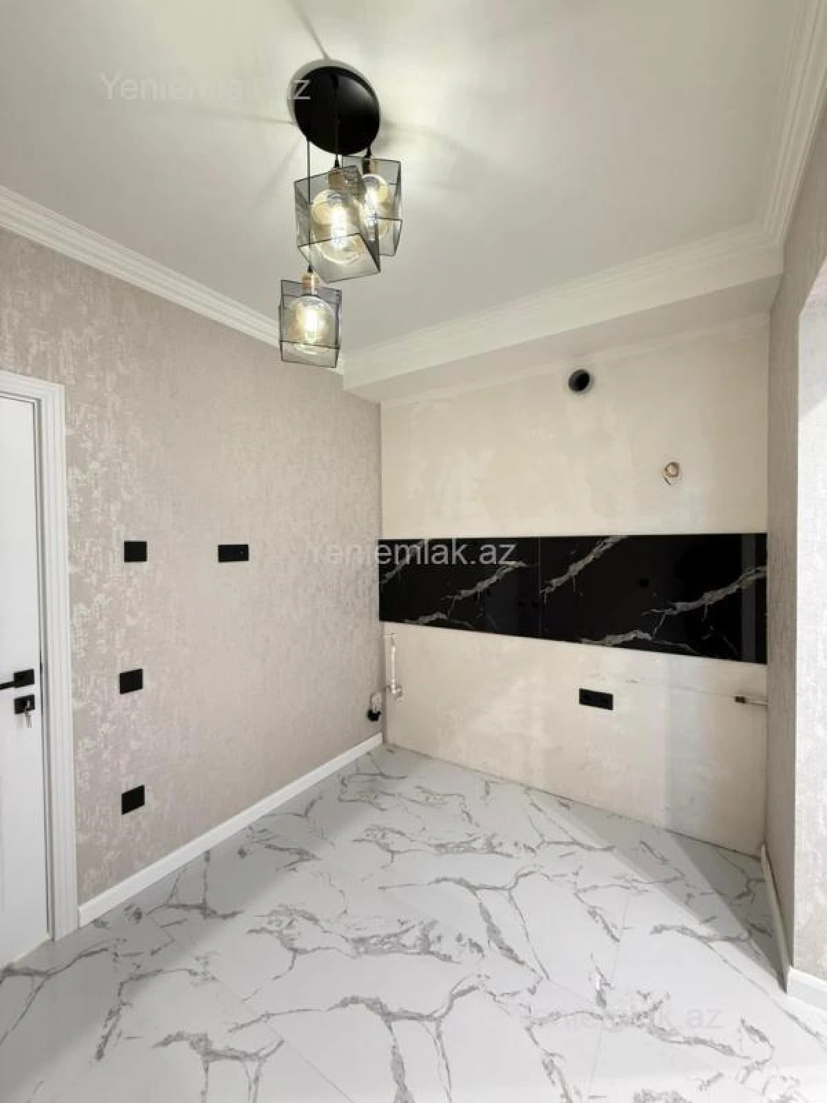 Satılır 2 otaqlı köhnə tikili 65 m²