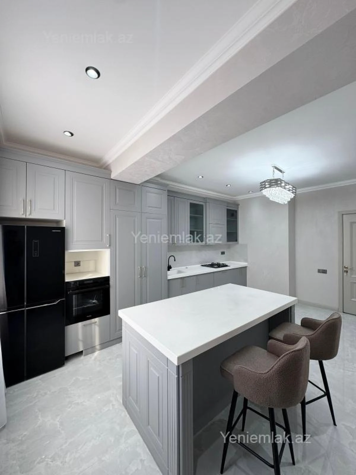 Satılır 3 otaqlı yeni tikili 140 m²