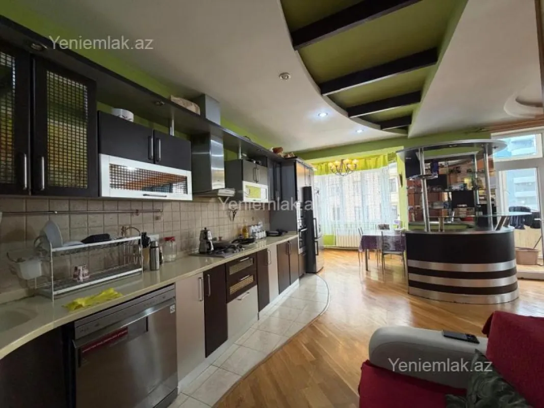 Satılır 4 otaqlı yeni tikili 191 m²