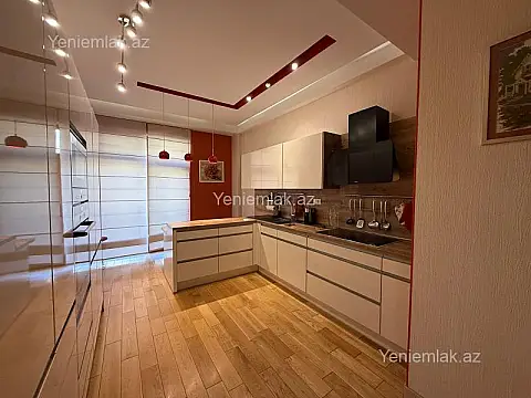 Satılır 4 otaqlı yeni tikili 160 m²