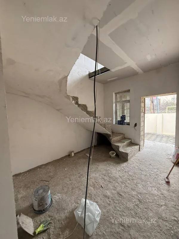 Satılır 5 otaqlı həyət evi 230 m²