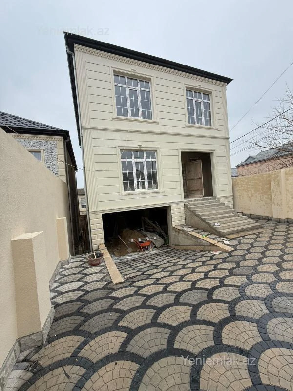 Satılır 5 otaqlı həyət evi 230 m²