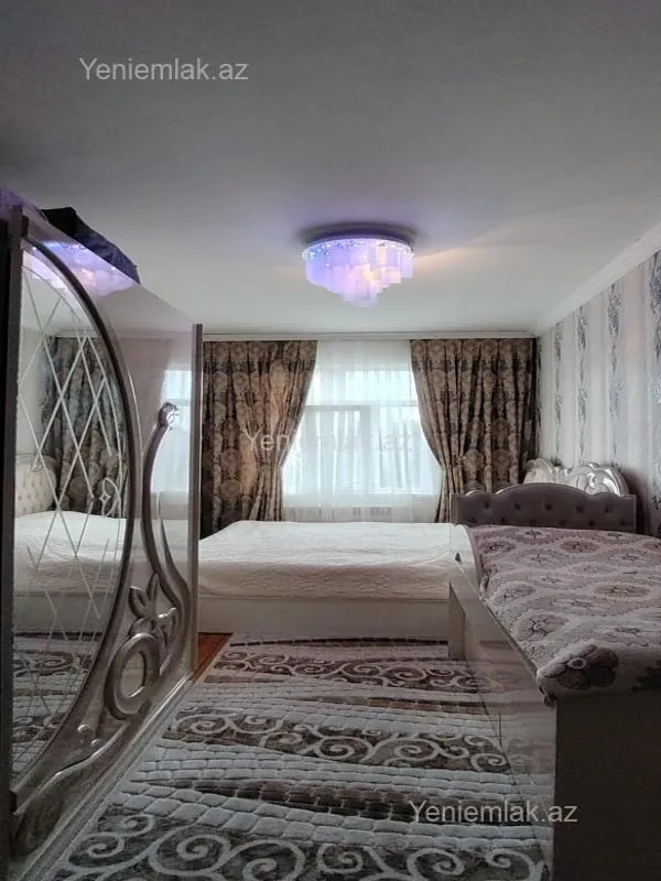 Satılır 2 otaqlı köhnə tikili 55 m²