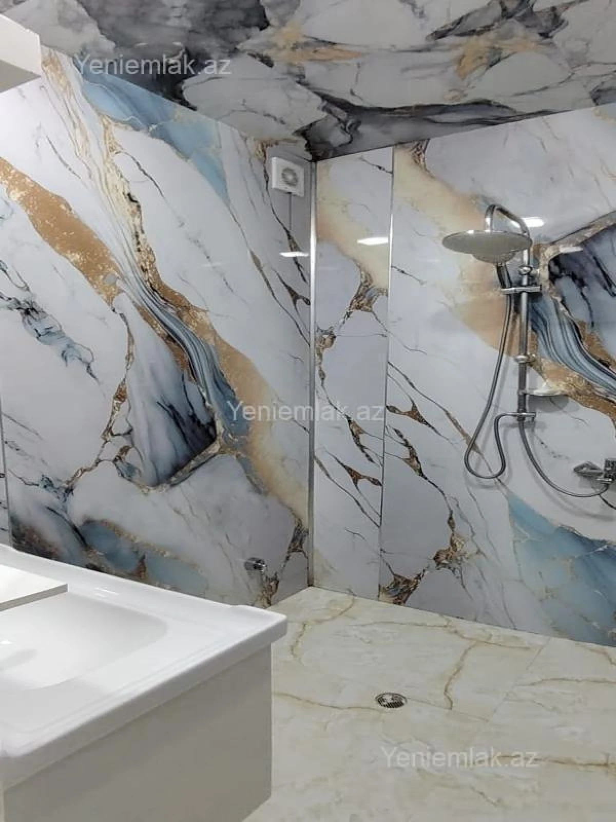 Satılır 2 otaqlı köhnə tikili 55 m²