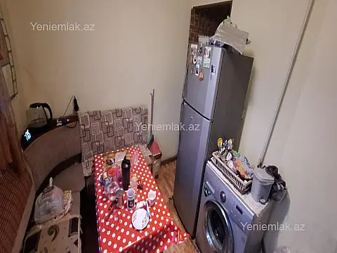 Satılır 2 otaqlı köhnə tikili 50 m²