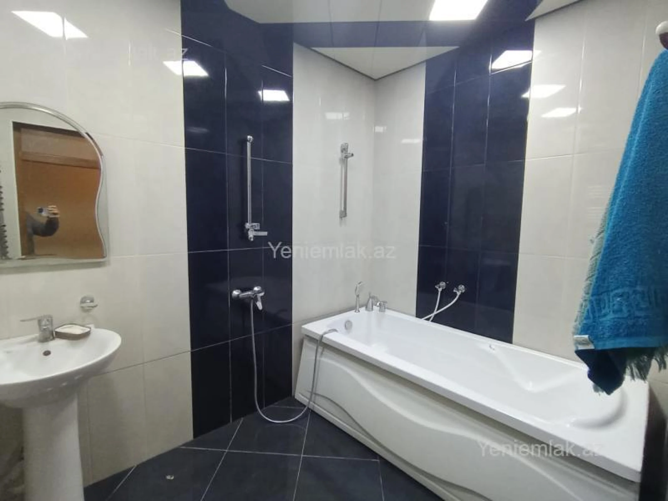 Satılır 3 otaqlı yeni tikili 150 m²