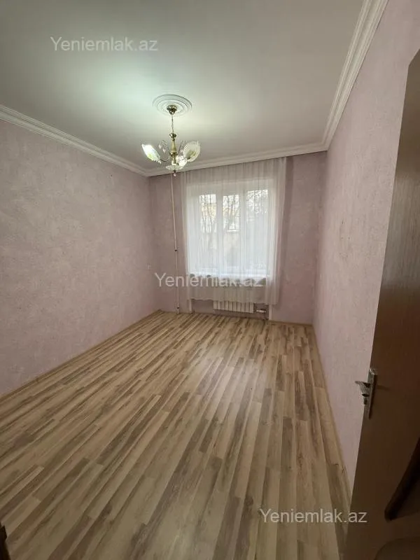 Satılır 2 otaqlı köhnə tikili 60 m²