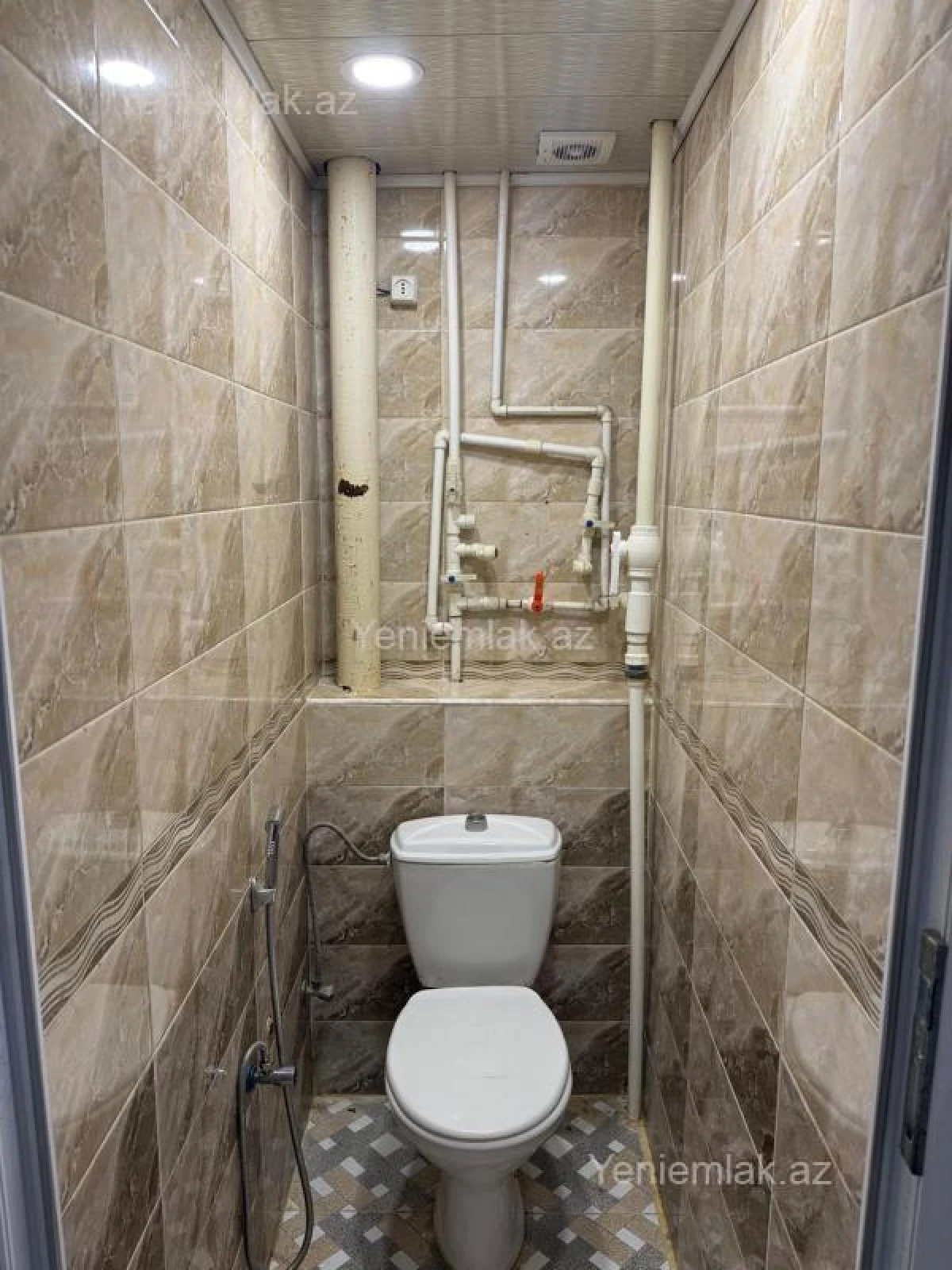 Satılır 2 otaqlı köhnə tikili 60 m²