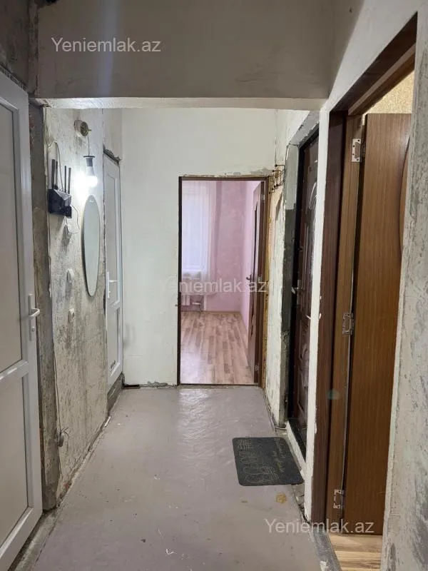 Satılır 2 otaqlı köhnə tikili 60 m²